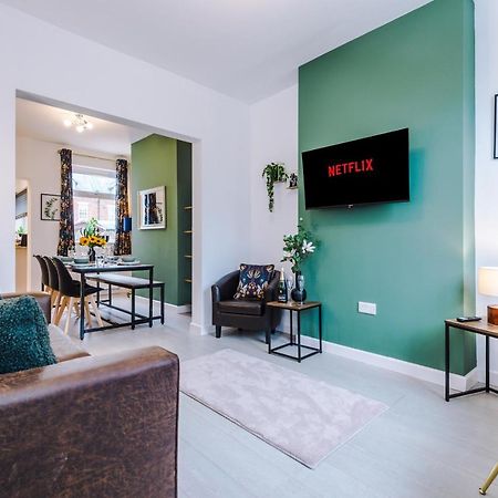 Stunning 3-Bed Home In Nantwich By 53 Degrees Property - Amazing Location, Ideal For Groups - Sleeps 6 외부 사진